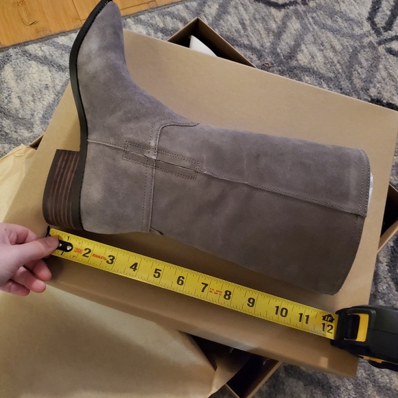 LUCKY BRAND Genuine Suede Boots Womens NIB - Picture 4 of 7